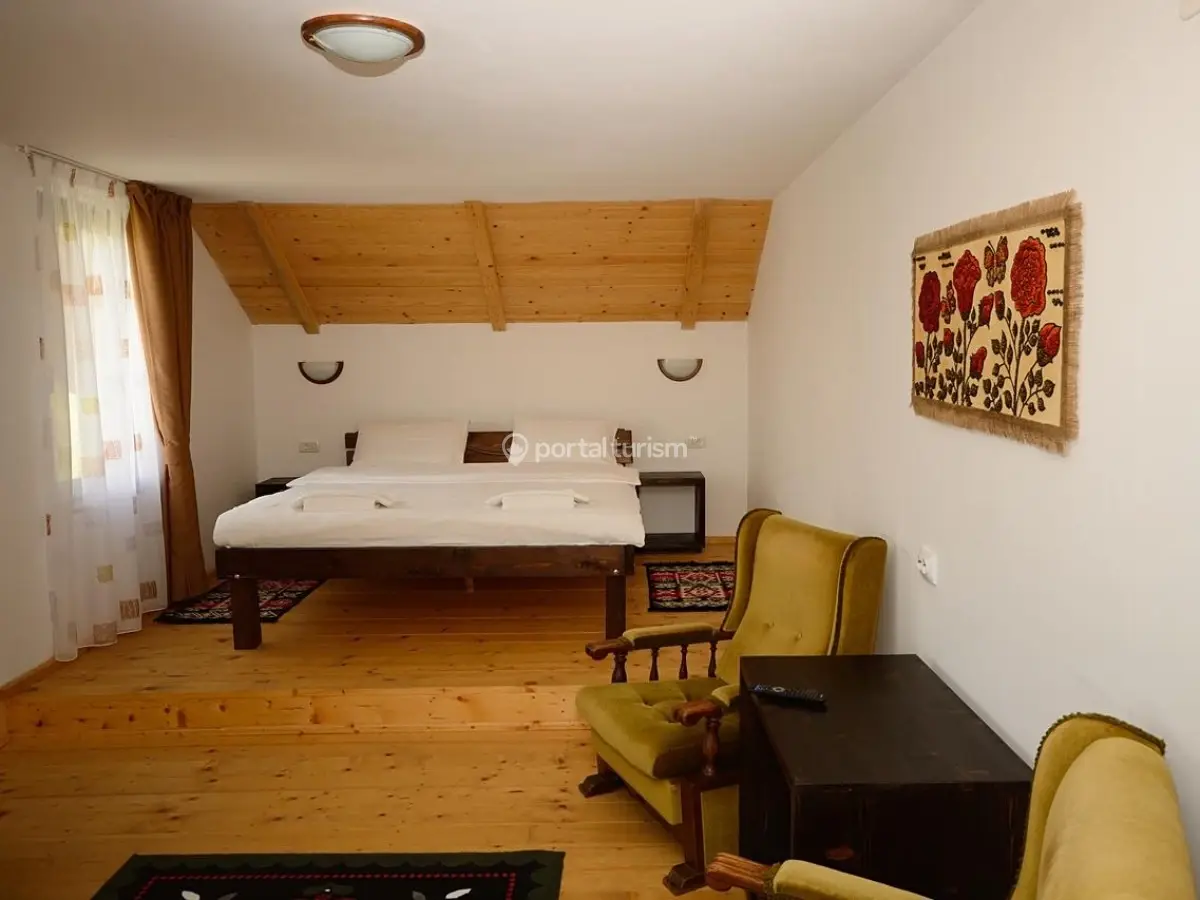 Pensiunea Casa din Podee