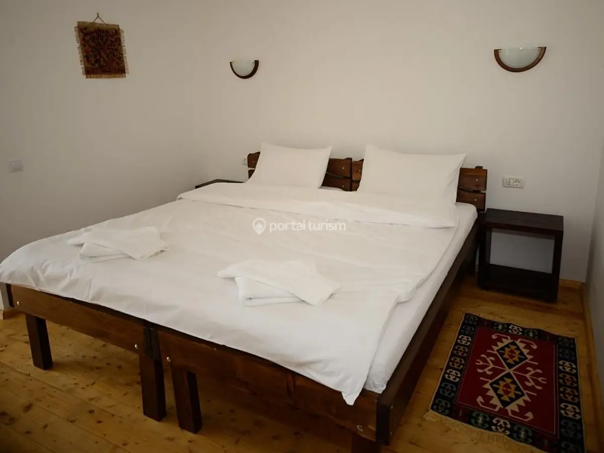 Pensiunea Casa din Podee