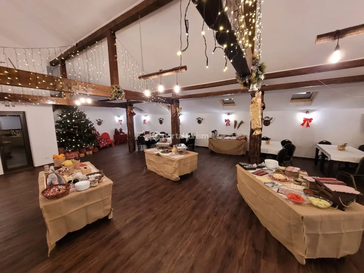 Hotel Floare De Colț