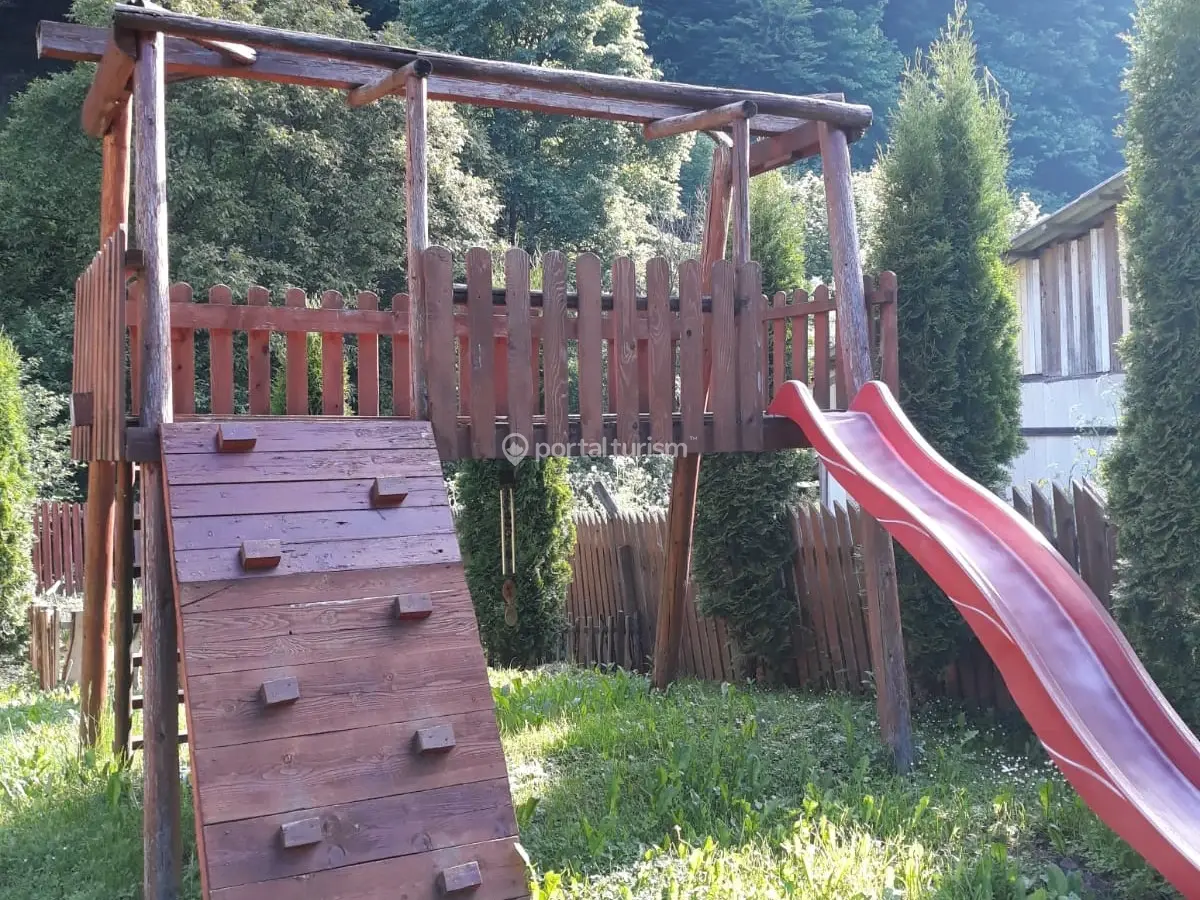 Pensiunea La Steaguri