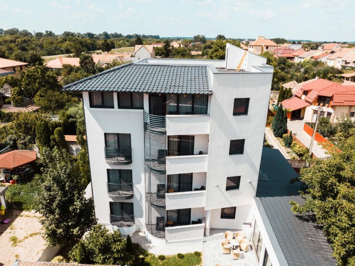 Cazare Charm Boutique Hotel