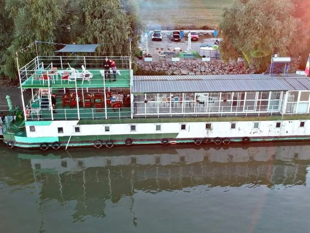 Alloggio Hotel Plutitor Pontonul lui Cristian