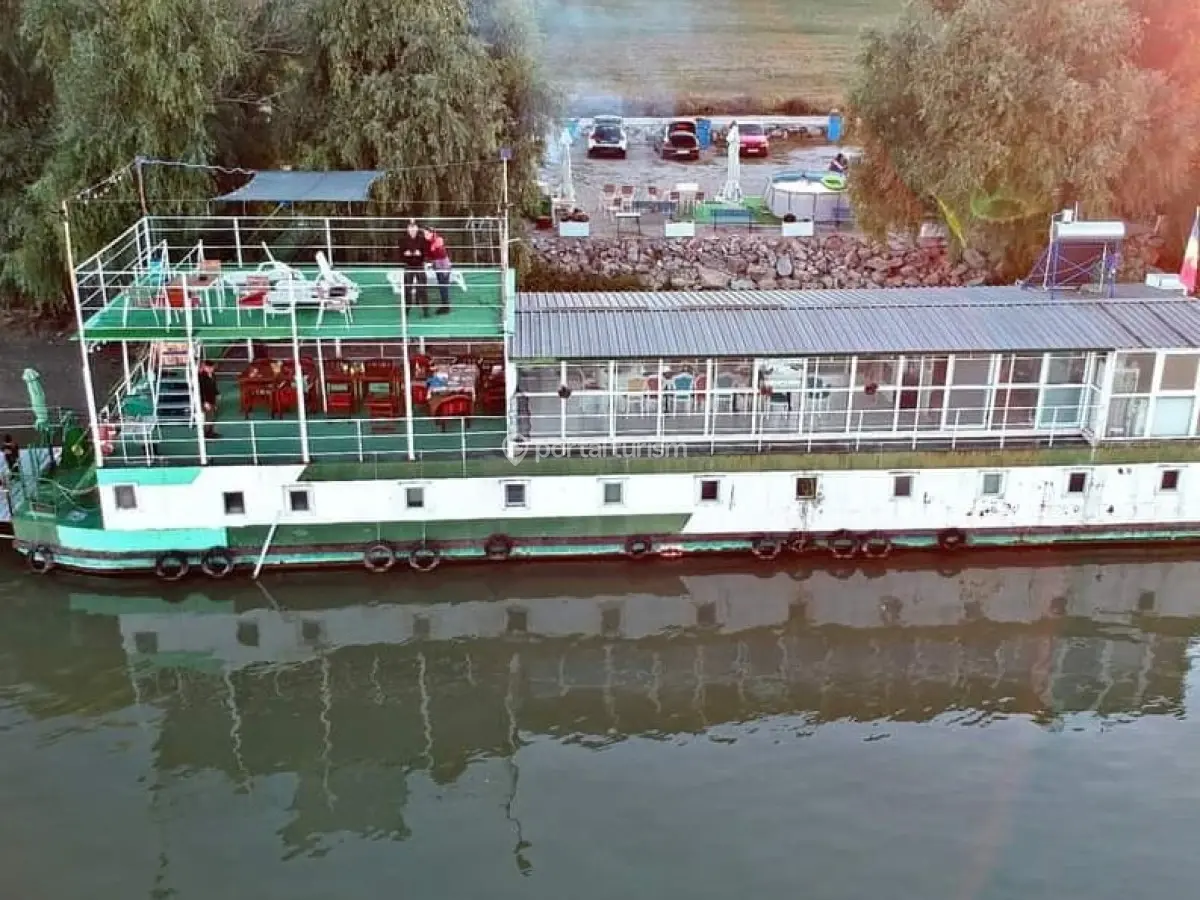 Hotel Plutitor Pontonul lui Cristian