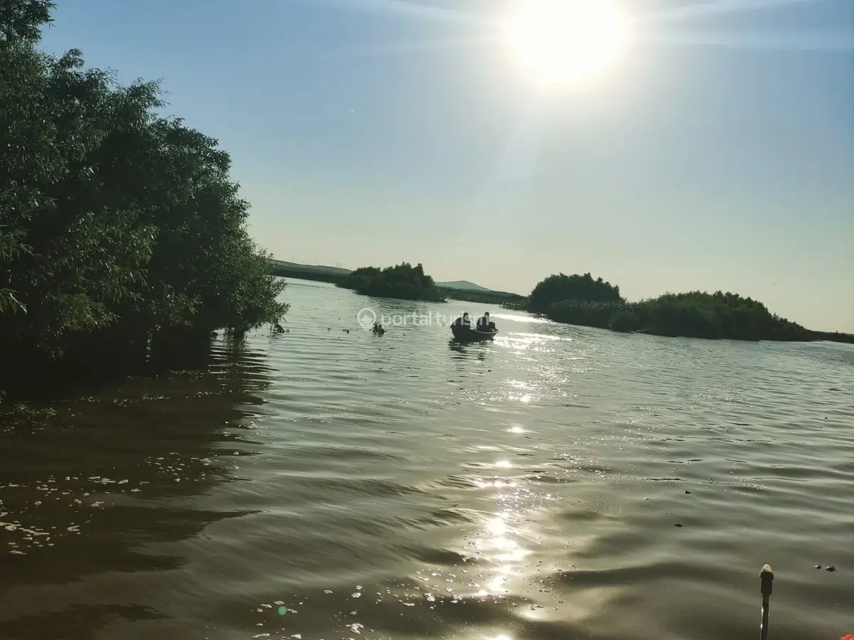 Hotel Plutitor Pontonul lui Cristian