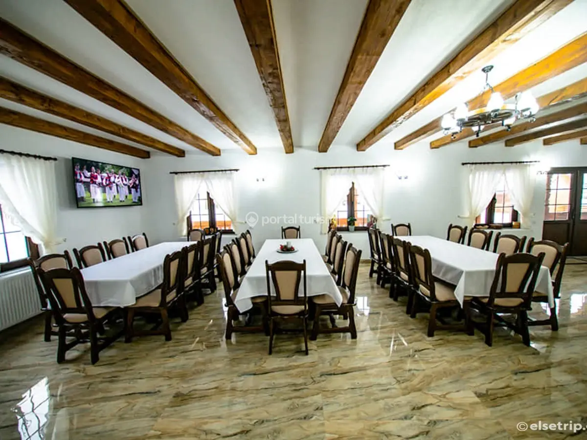 Camere de închiriat Conacul Cosăului