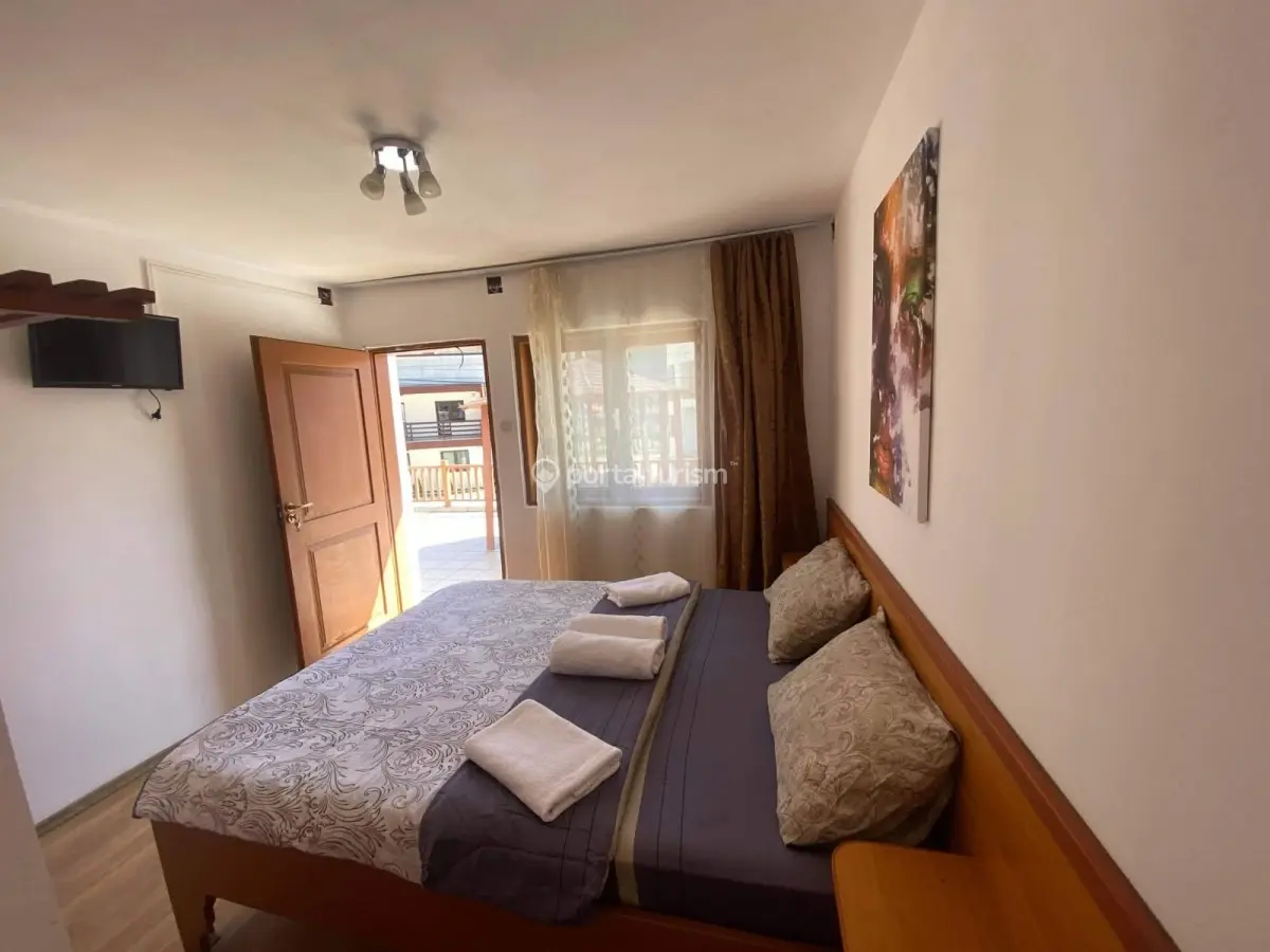 Camere de închiriat Casa Octavian