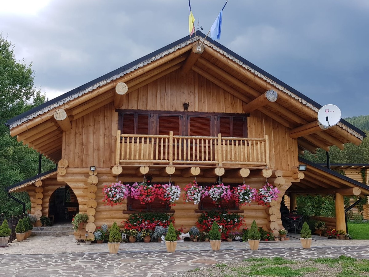 Accommodation Cabana Izvorul Călimanilor