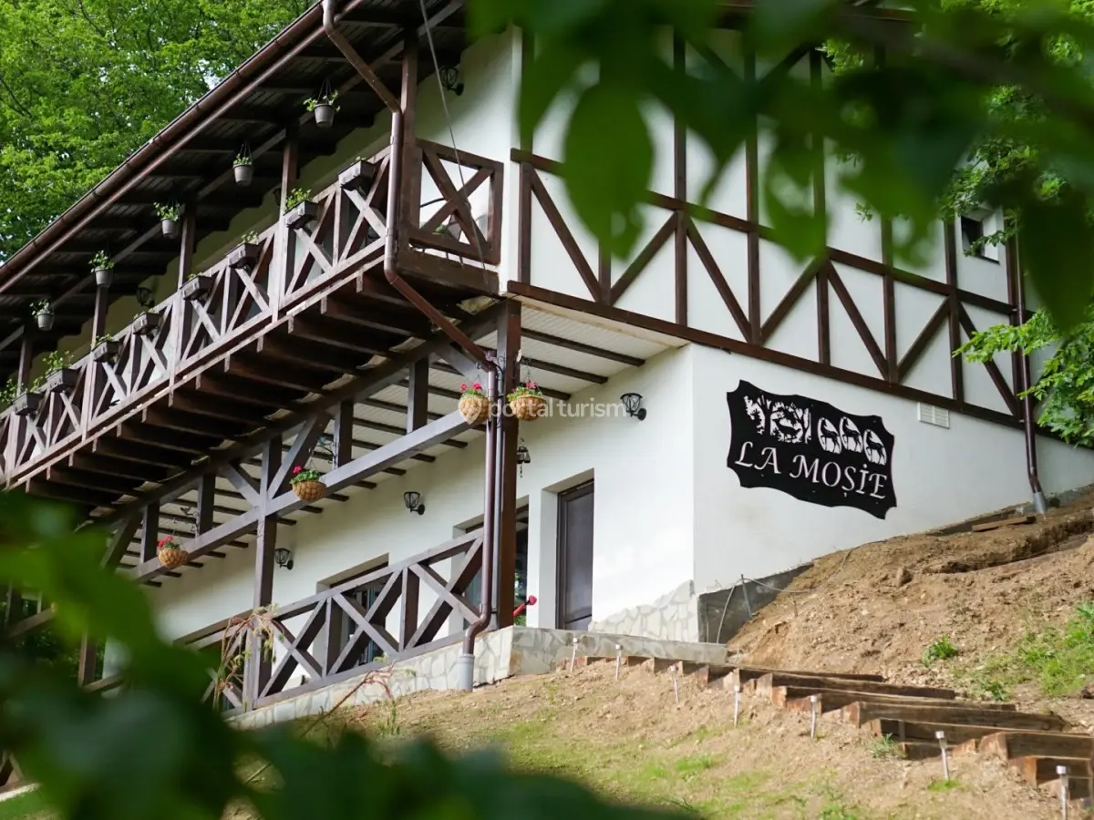 Pensiunea la Mosie Izvoranu