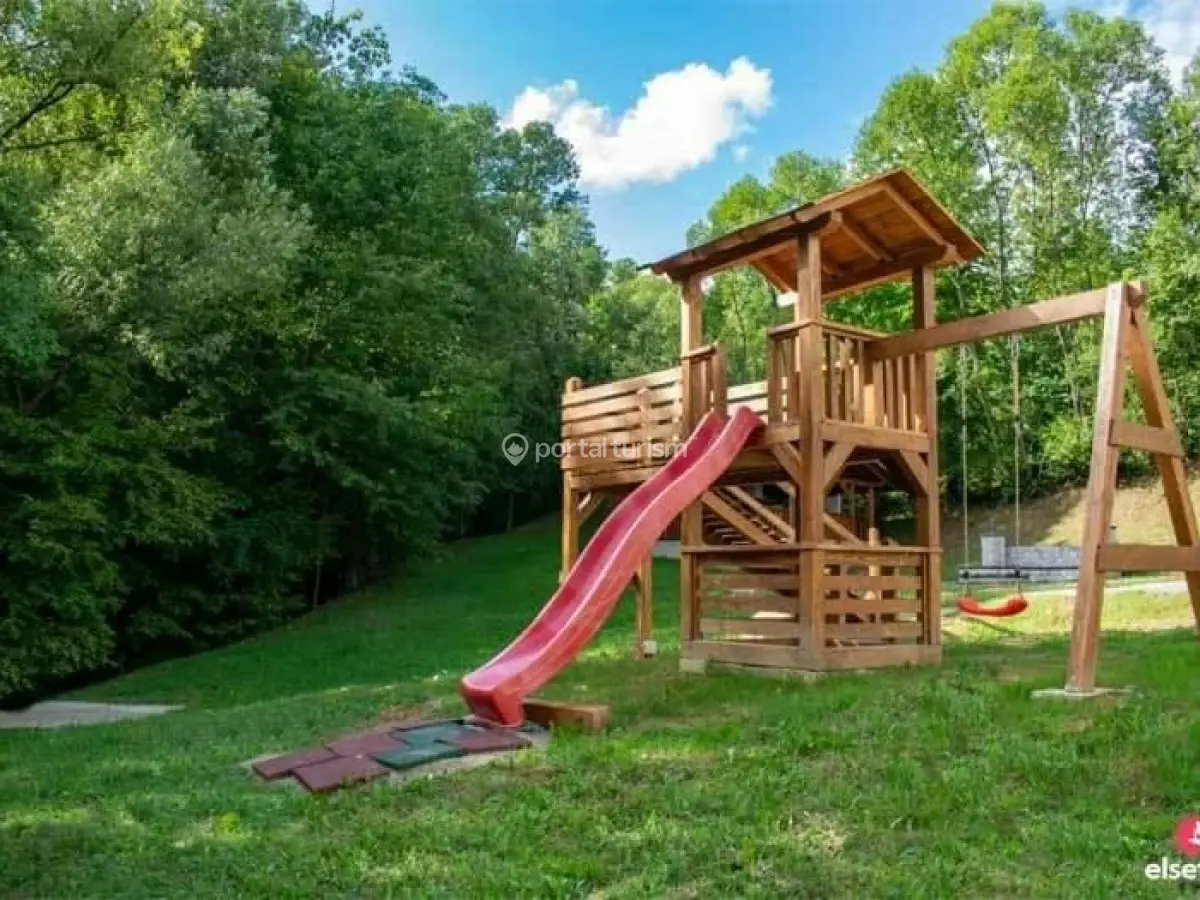 Pensiunea Liniștea Codrului