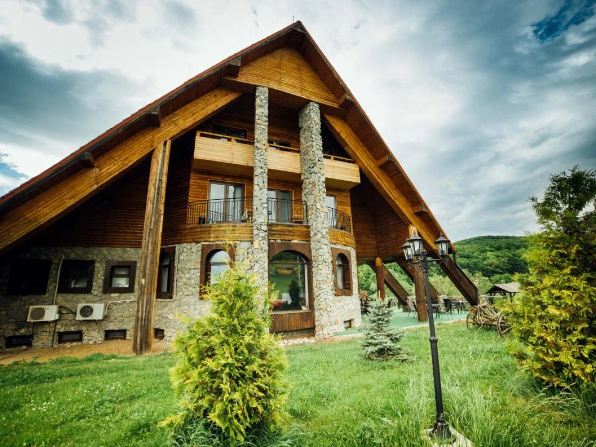 Cazare Pensiunea Domeniul Regilor