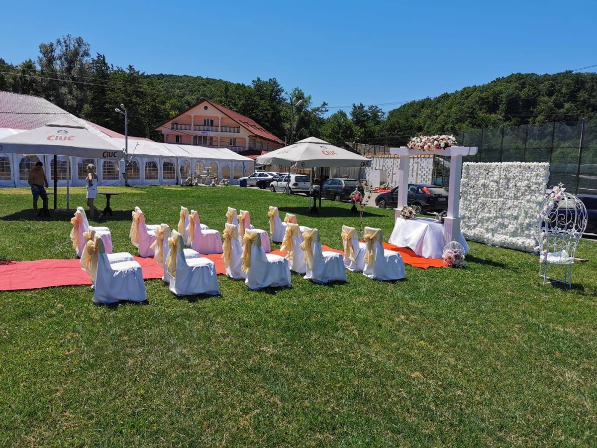 Cazare Hostel Izvorul Rece