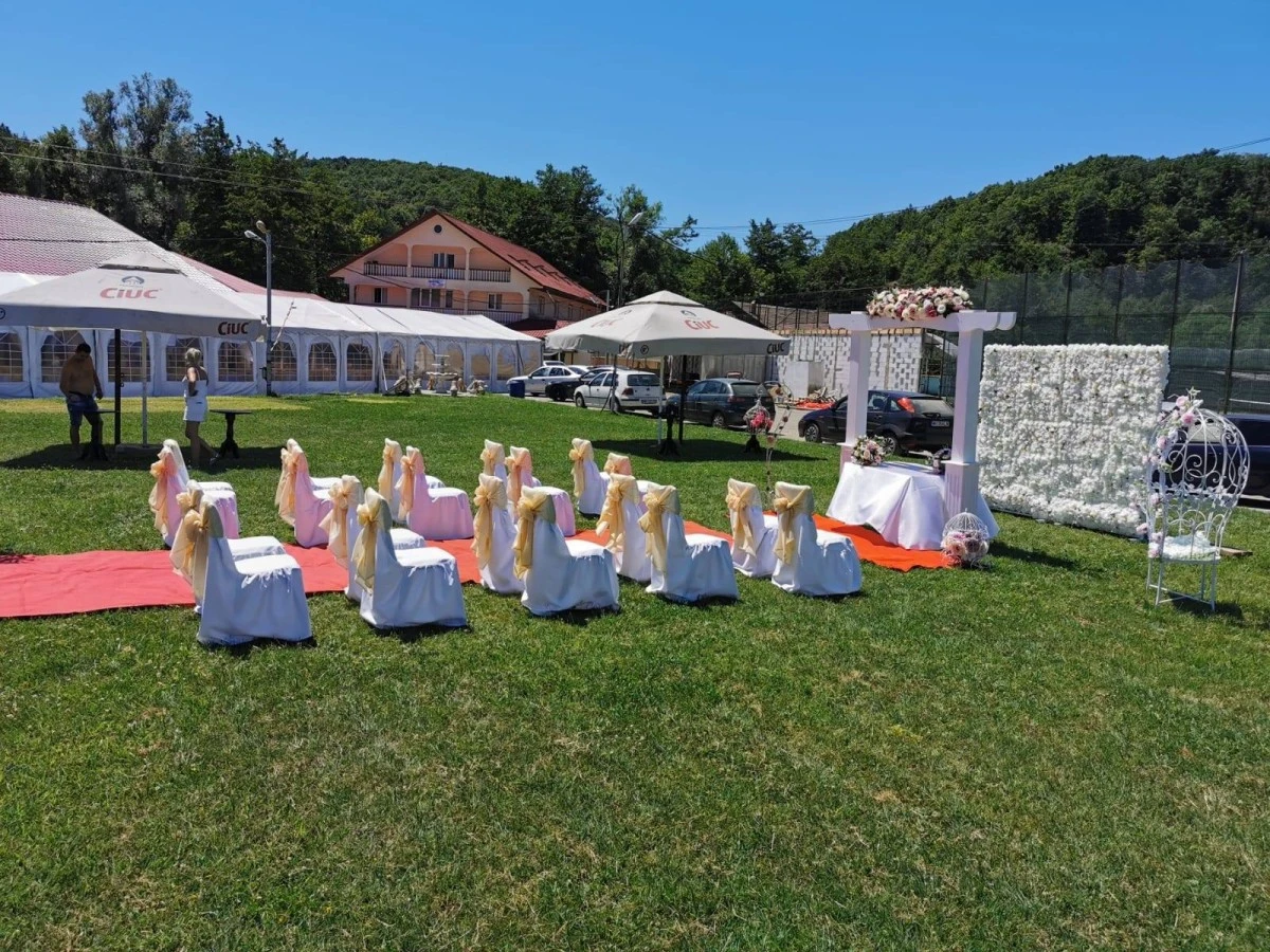 Unterkunft Hostel Izvorul Rece