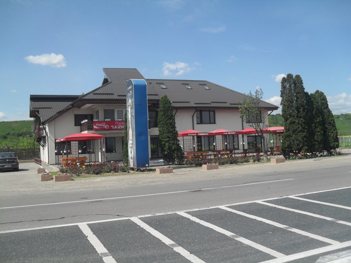 Cazare Pensiunea La Izvor și Motel La Capu' Dacului