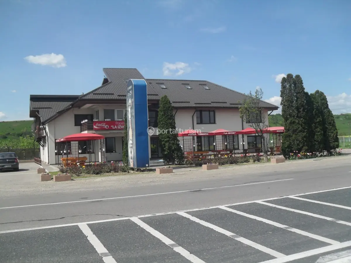 Pensiunea La Izvor și Motel La Capu' Dacului