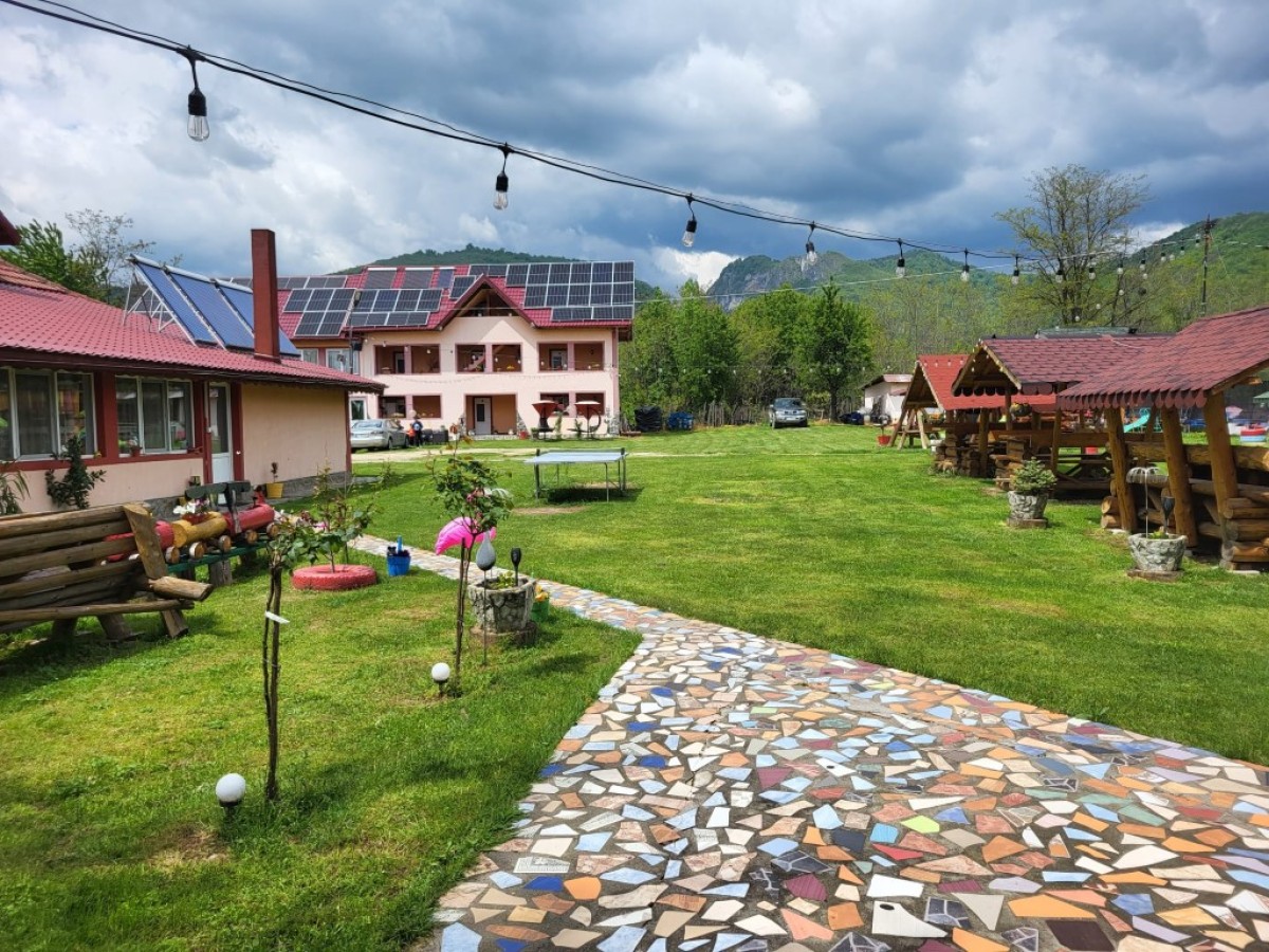 Alojamiento Pensiunea Lardi