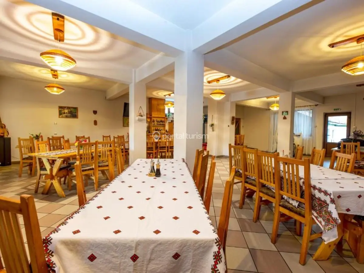 Pensiunea Carmi House