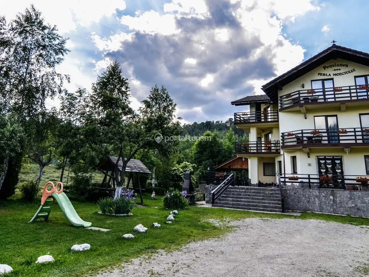 Pensiunea Perla Moeciului