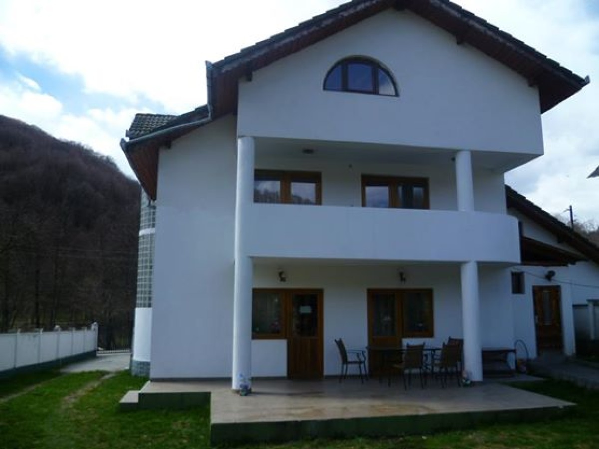 Cazare Pensiunea Ralu & Ello