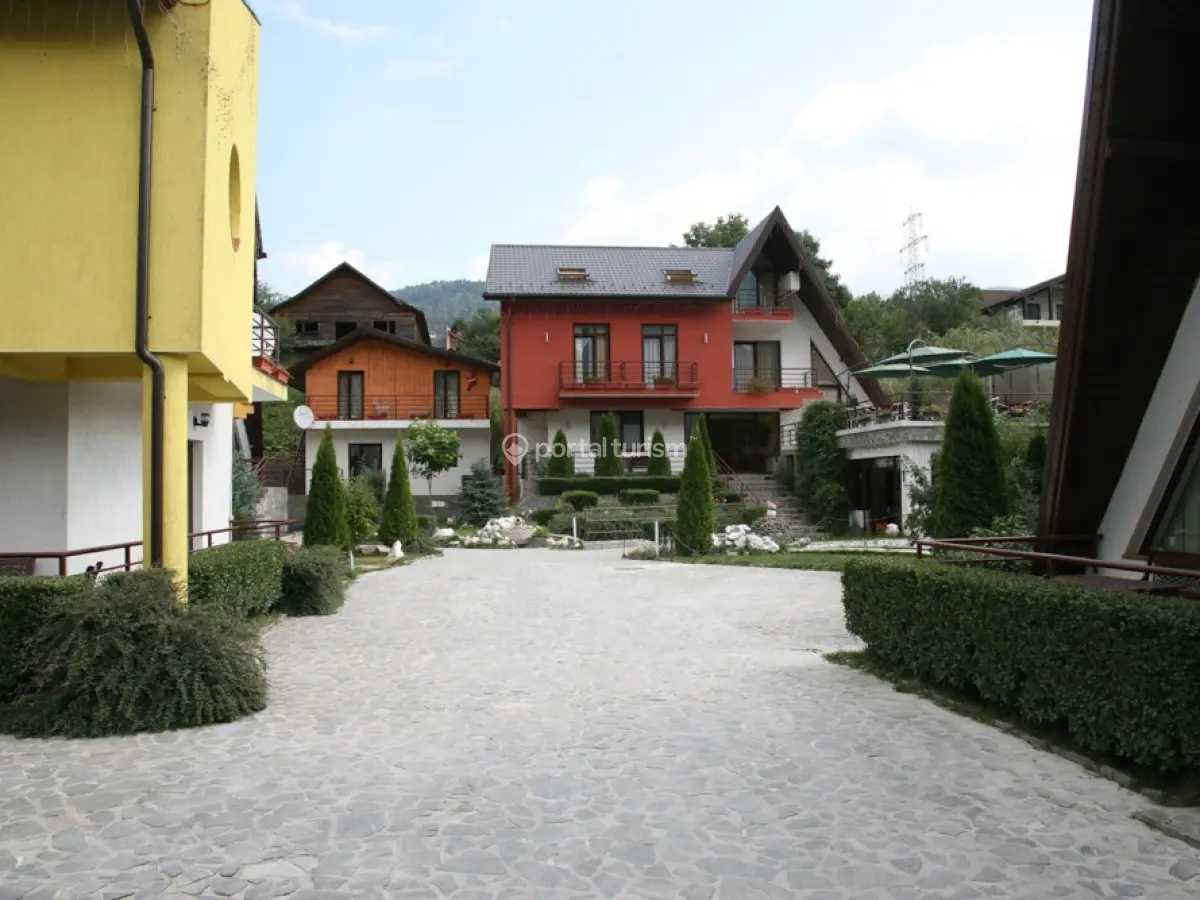 Complex Turistic Izvorul cu Păstrăvi