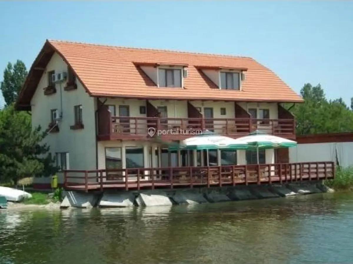 Camere de închiriat Baza Nautică Pinguin