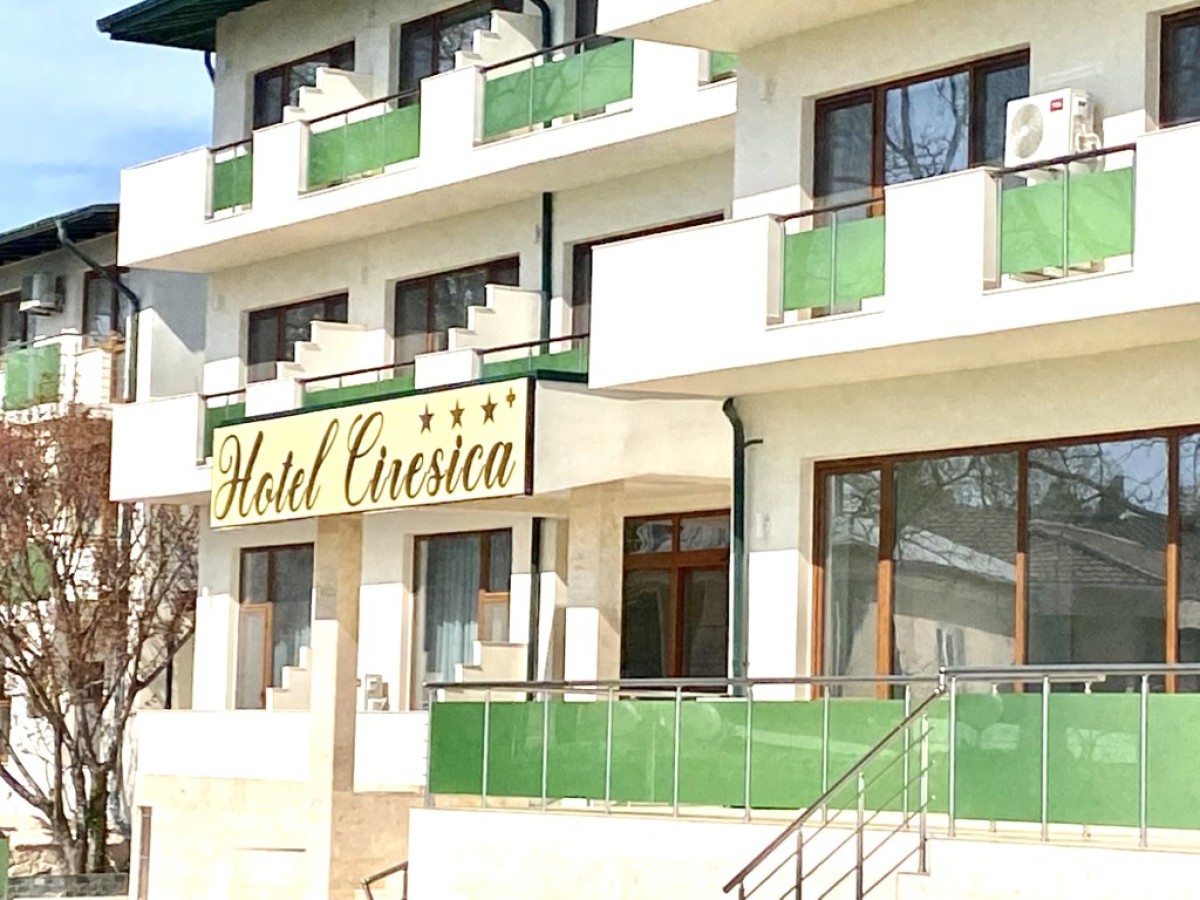 Alojamiento Complexul Ciresica