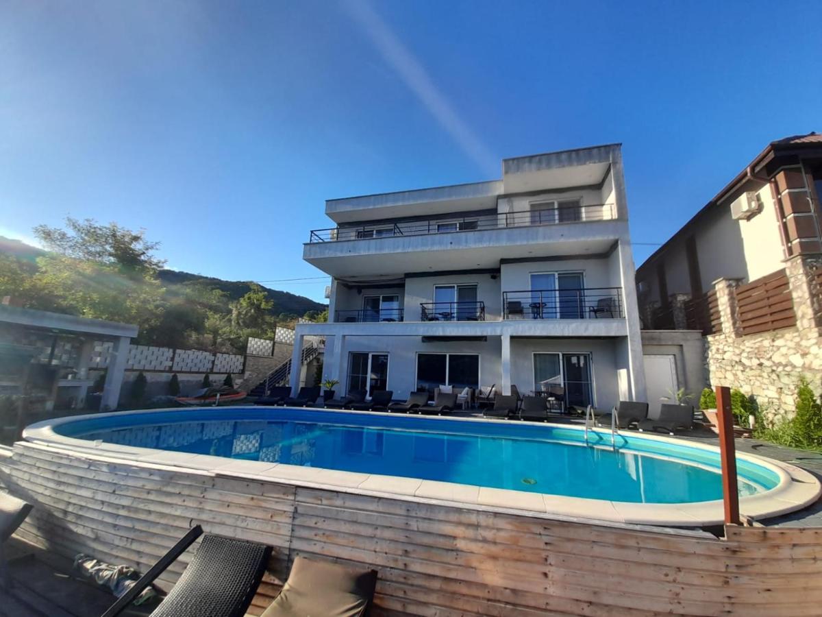 Cazare Vila New Exclusive