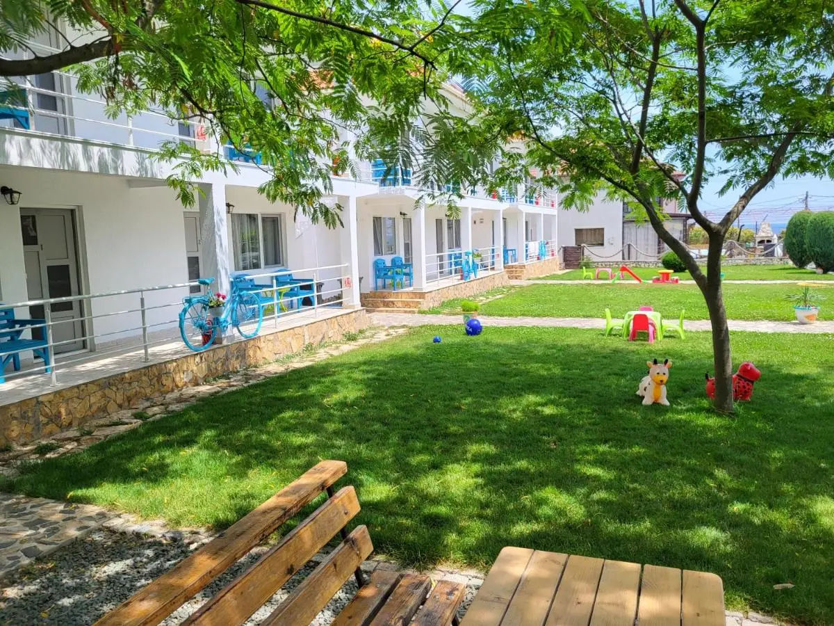 Accommodation Limanu